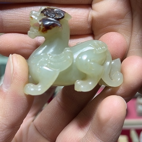 和田玉（糖玉）未镶嵌挂件和田玉在他看来