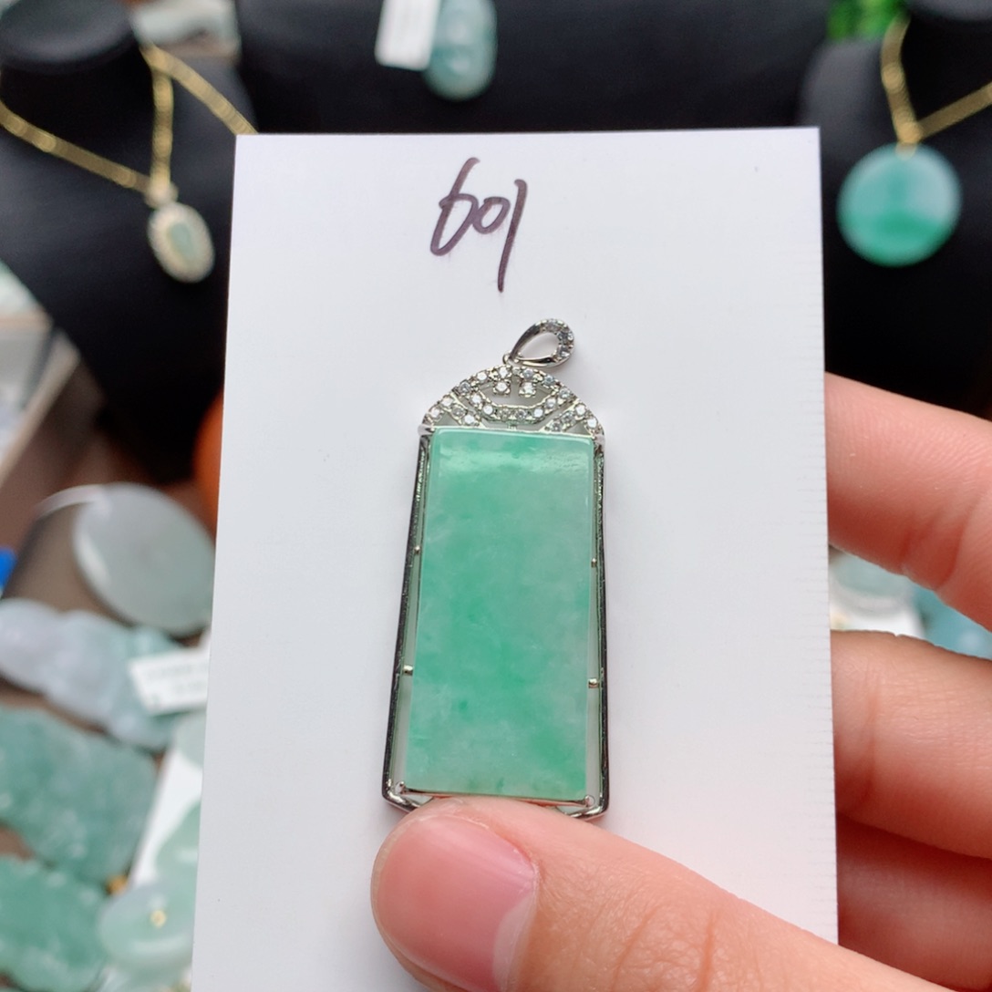 翡翠颈饰银S925镶嵌吊坠