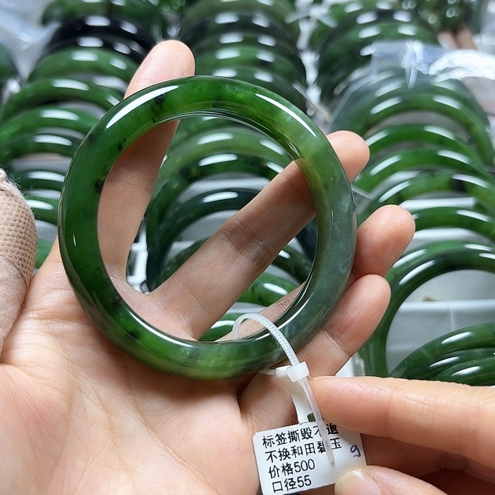 和田玉（碧玉）未镶嵌手镯正圈55有瑕