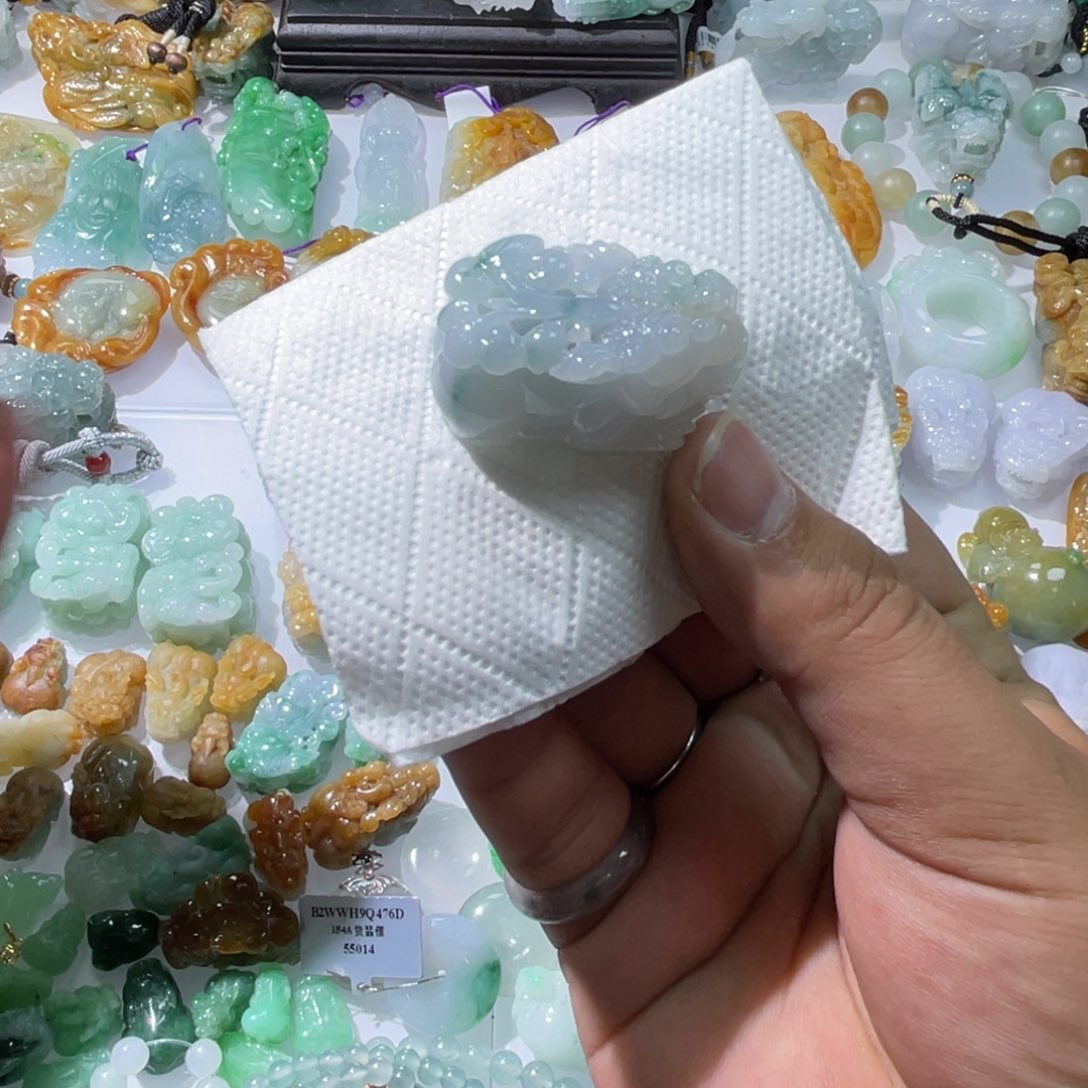 翡翠颈饰未镶嵌天然