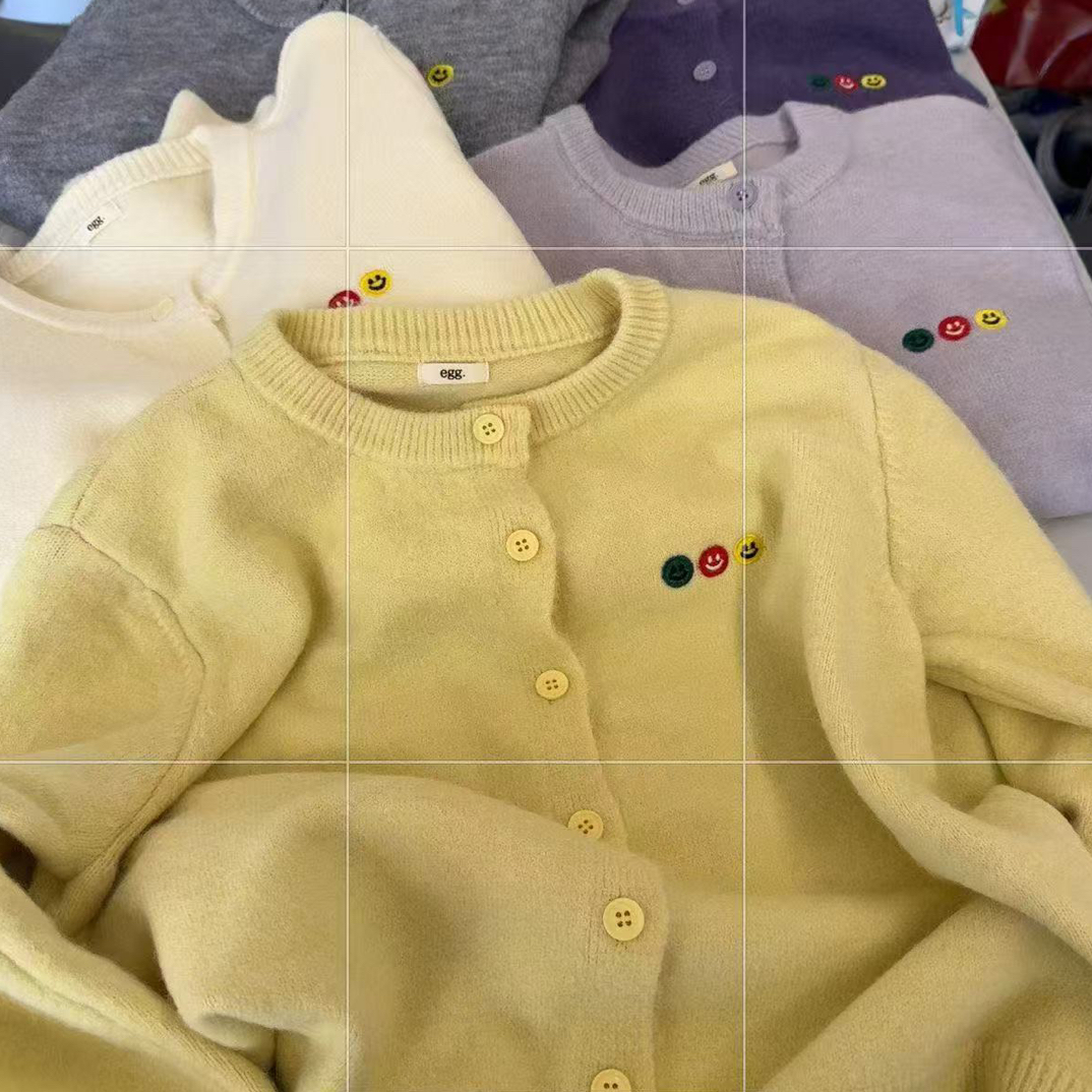 DD-57790圆领扣子笑脸刺绣百搭毛衣开衫