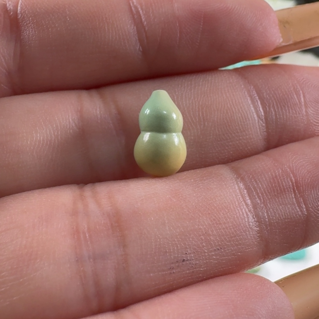 *****绿松石未镶嵌颈饰