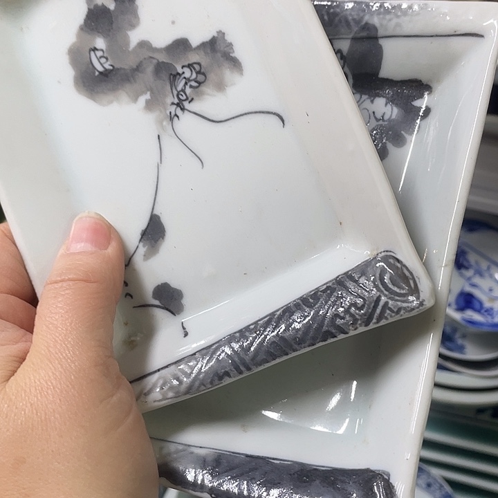 红***象回流瓷器默认瑕疵