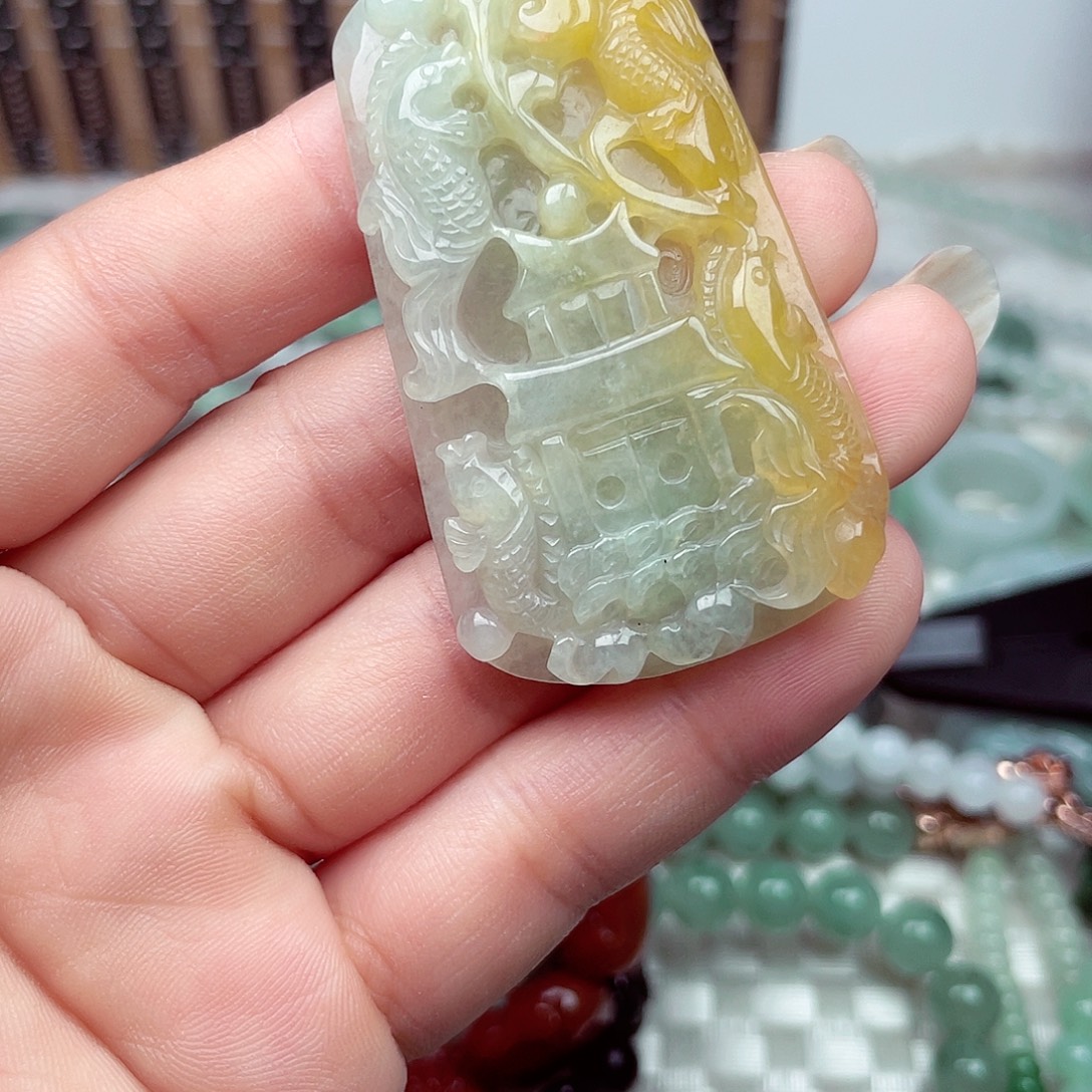 翡翠未镶嵌颈饰翡翠