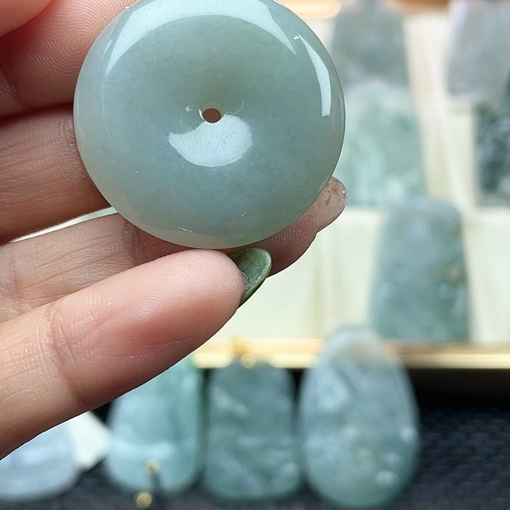 颈饰未镶嵌翡翠天然缅甸翡翠A货平安扣