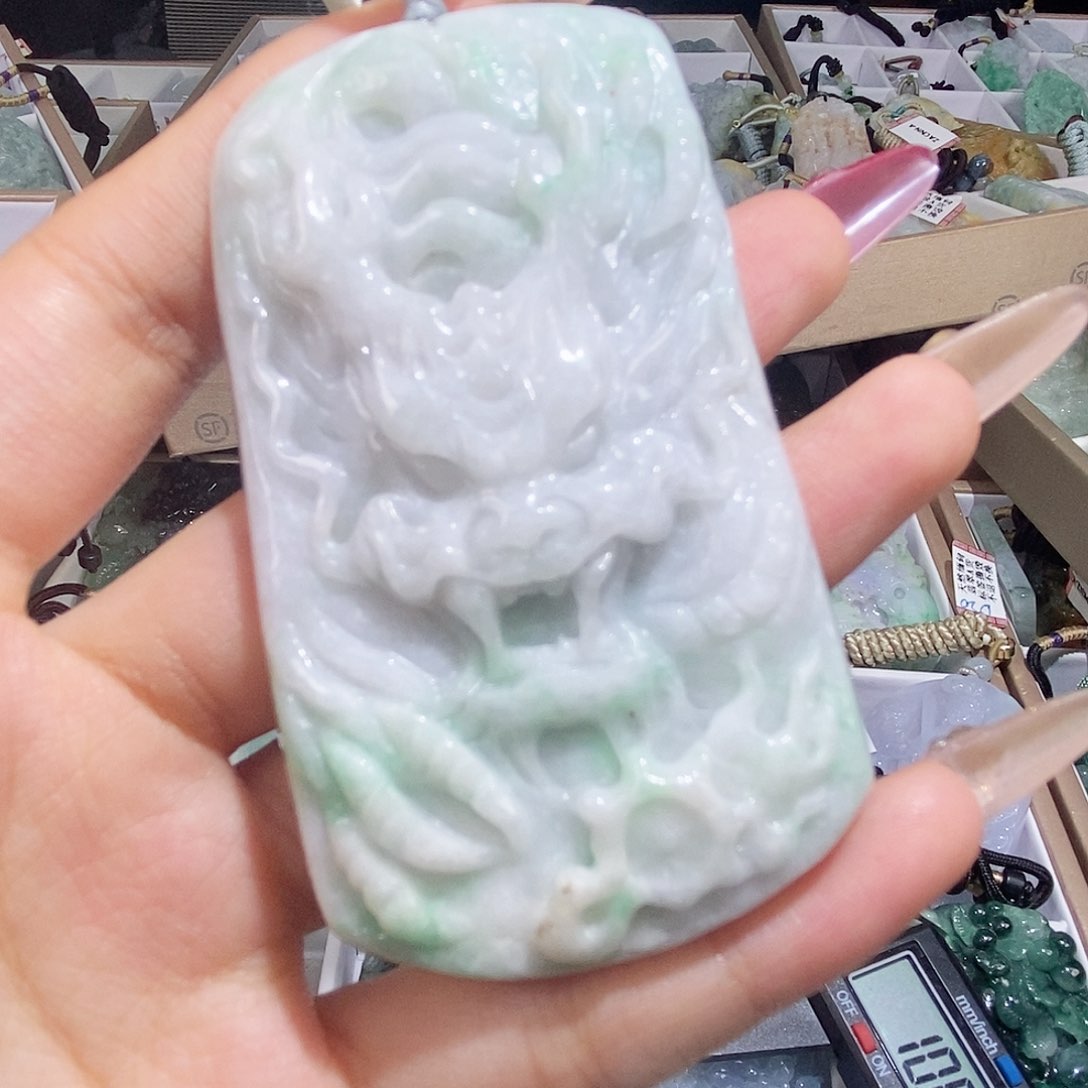 翡翠颈饰未镶嵌天然