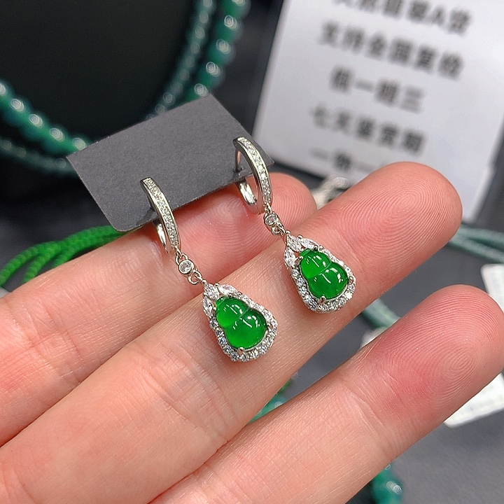 翡翠手链未镶嵌。。。