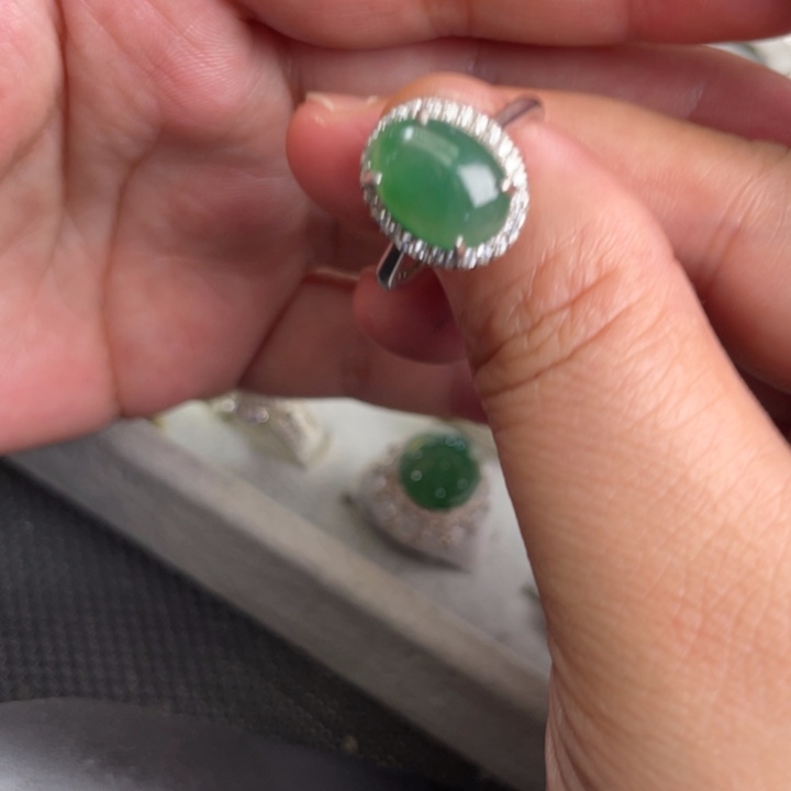 翡翠戒指未镶嵌缅甸天然翡翠戒指