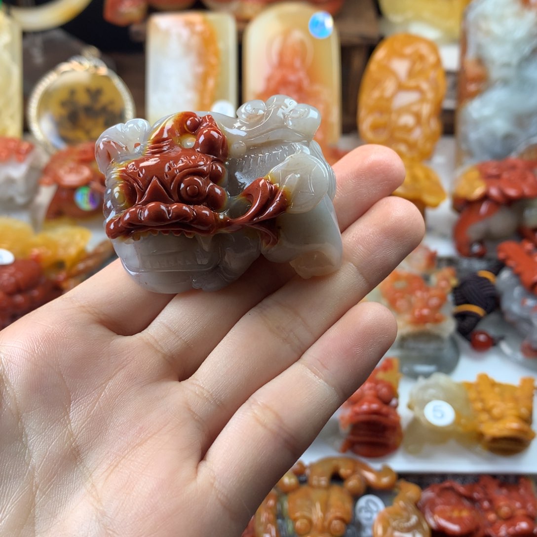 石英质玉（黄龙玉）手把件未镶嵌