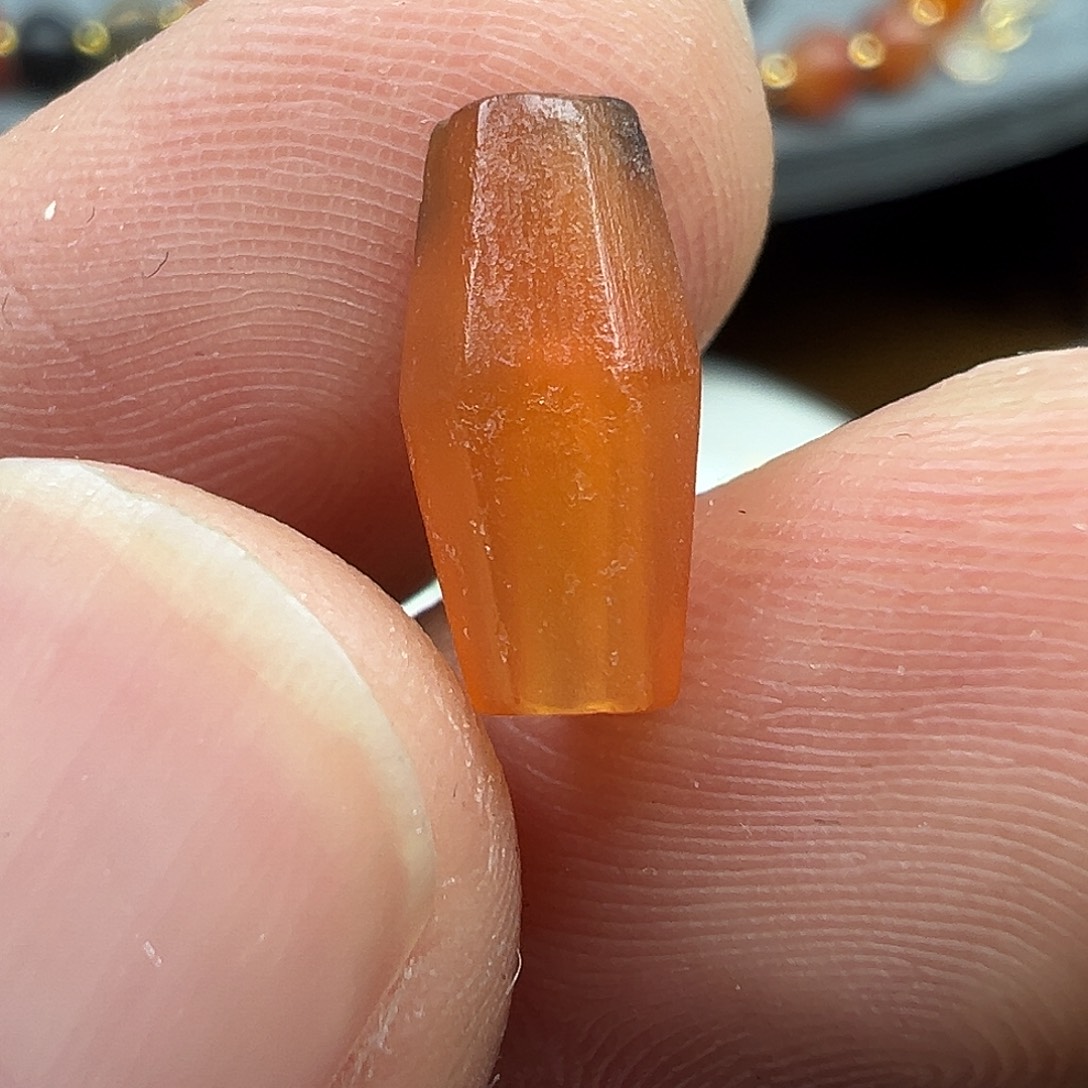 玛瑙/玉髓未镶嵌珠宝半成品x  xy62-06   5.9×11.9河谷大孔