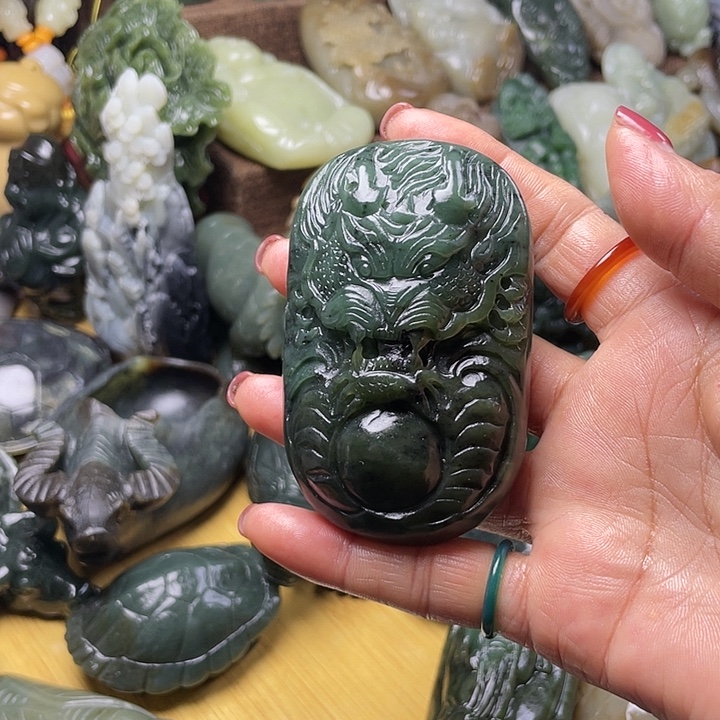 清***晨和田玉未镶嵌颈饰