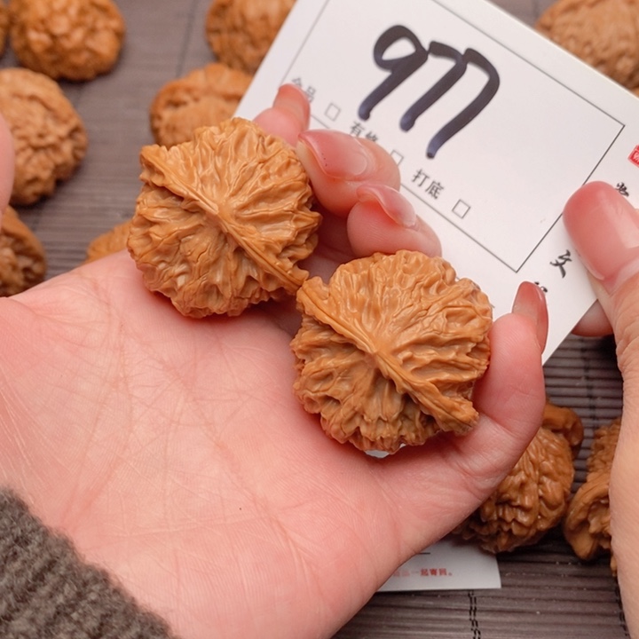 文玩核桃吊坠38.5苹果977