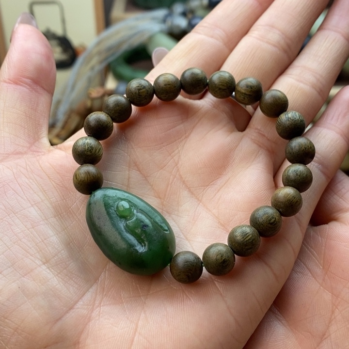 和田玉（碧玉）未镶嵌手链