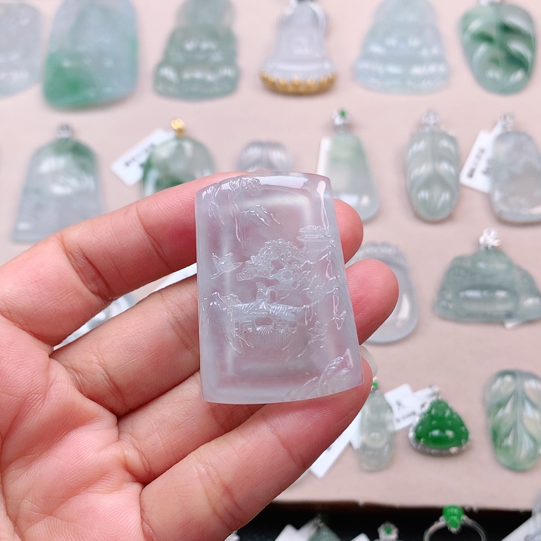 翡翠颈饰未镶嵌山水牌