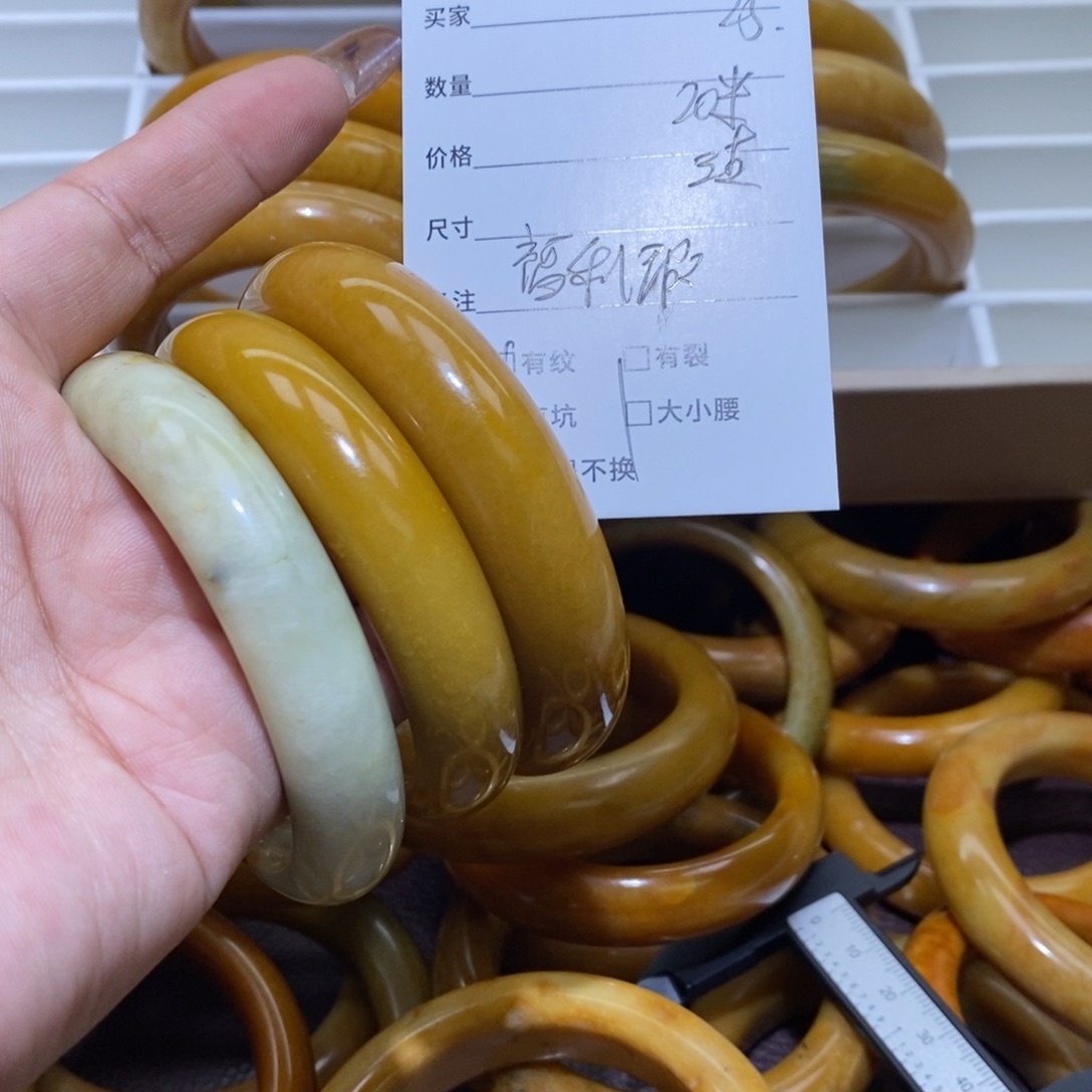 合金蛇纹石玉手镯馨****鲍