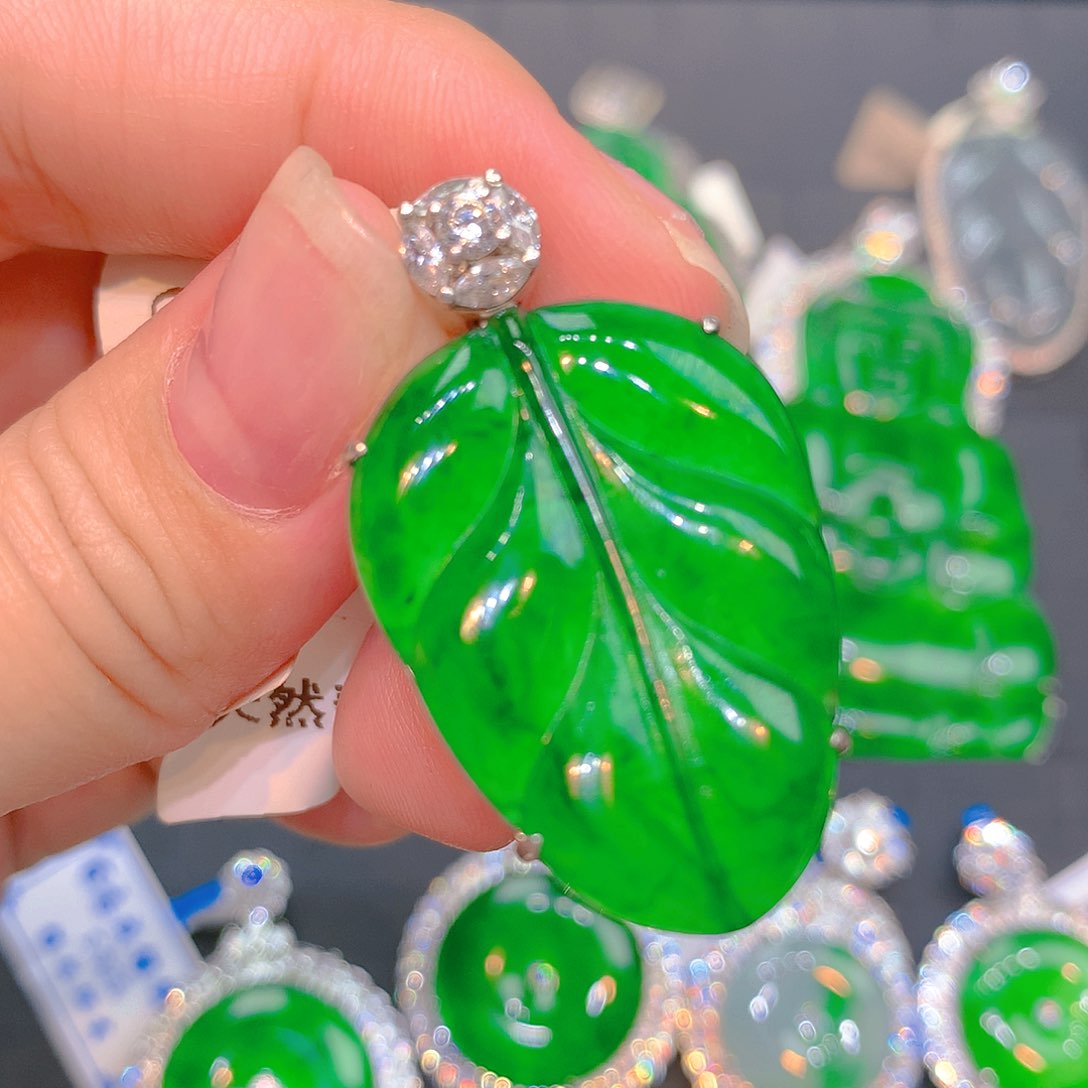 翡翠银S925镶嵌颈饰翡翠