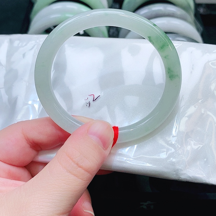 翡翠未镶嵌手镯09