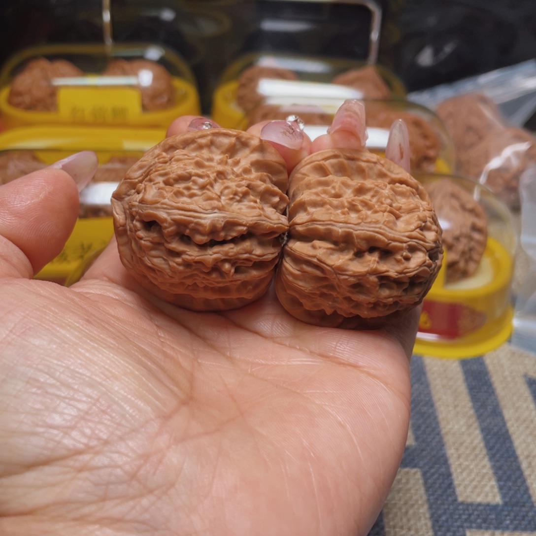 核桃42三角白文玩