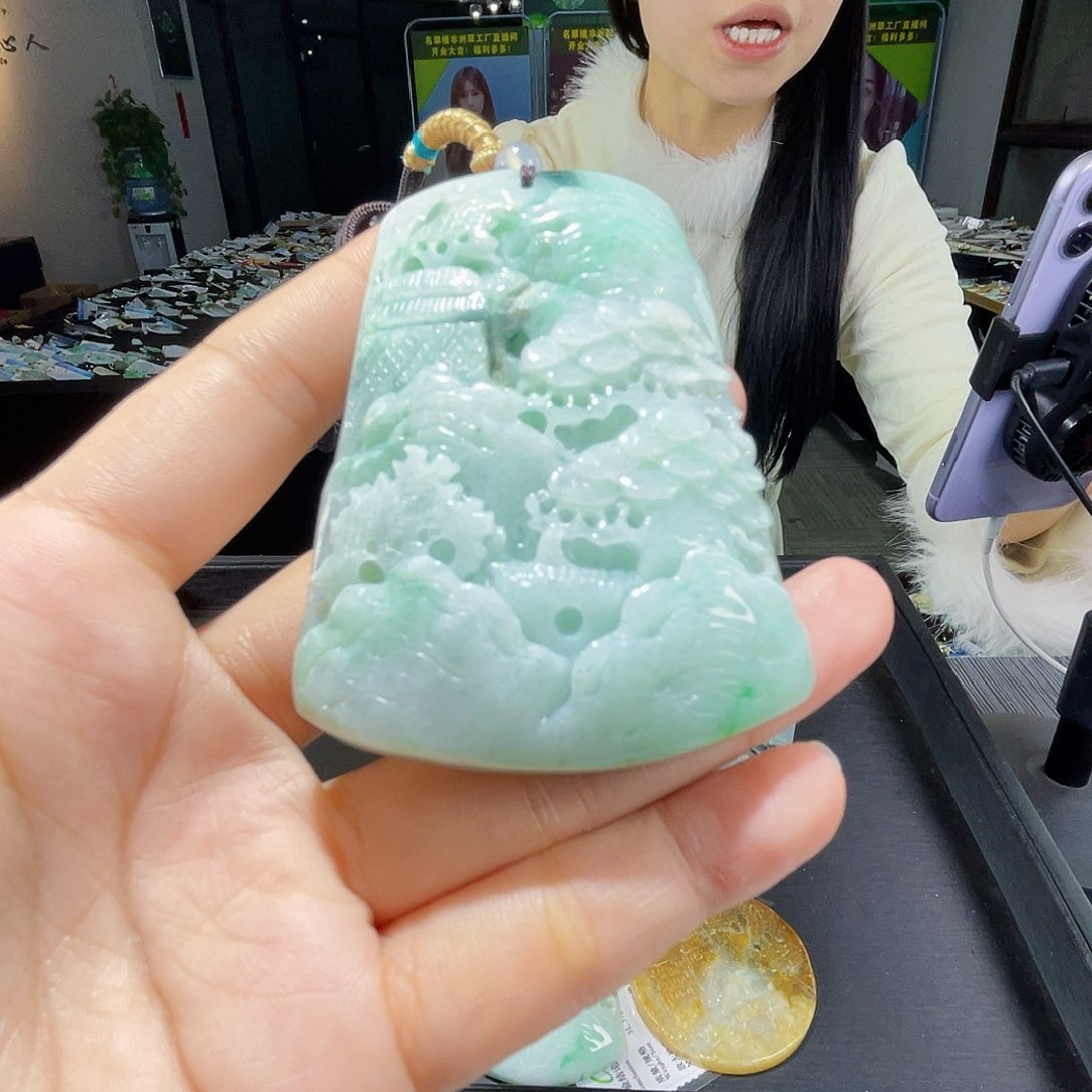 颈饰未镶嵌翡翠一