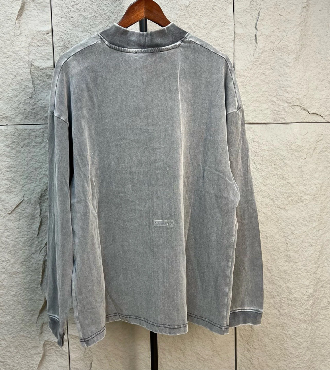 全新未使用 AcneStudios 做旧高领长袖 水洗效果非常好看 S～m码