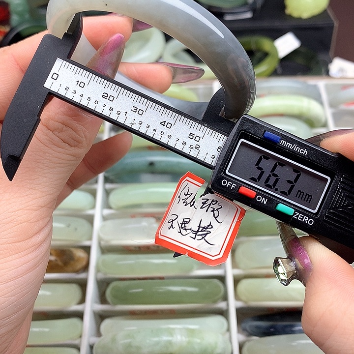 蛇纹石玉手镯未镶嵌515