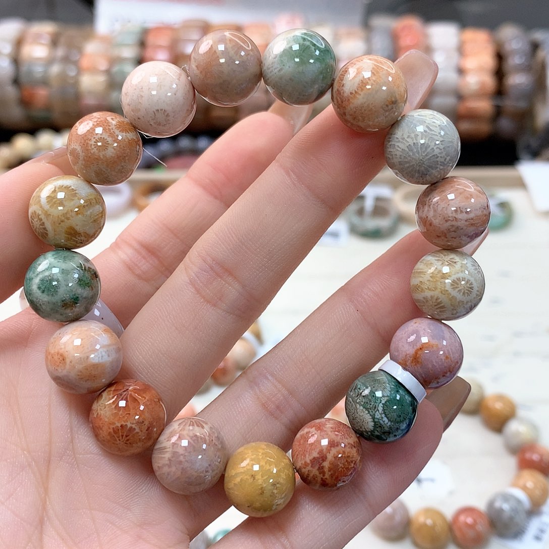 硅化珊瑚（珊瑚玉）手链未镶嵌清****洛328