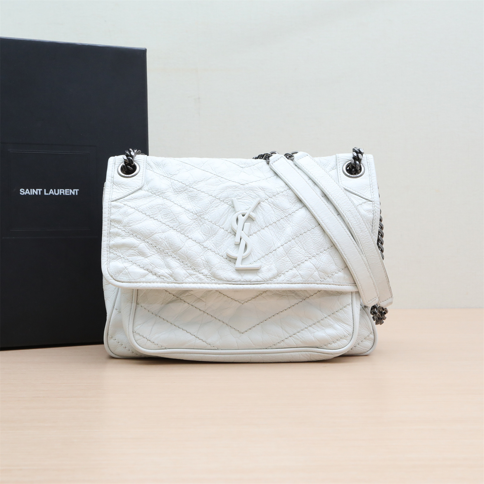 95新 YSL/圣罗兰 手提包中号 28 皮革C 白扣 P244276646