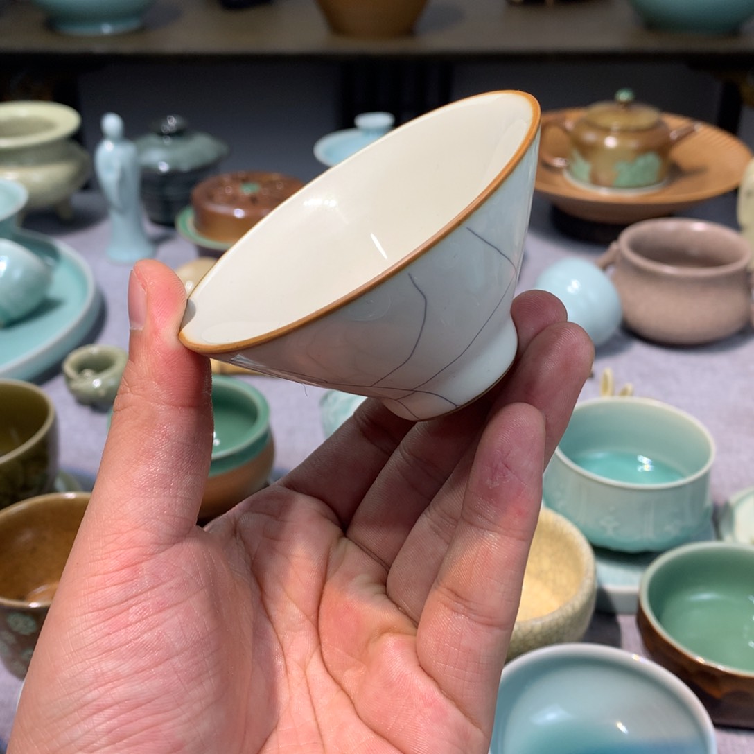 龙泉青瓷月白斗笠