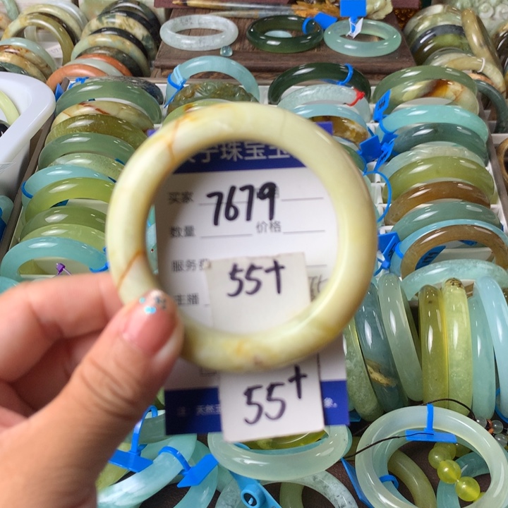 蛇纹石玉未镶嵌手镯7679