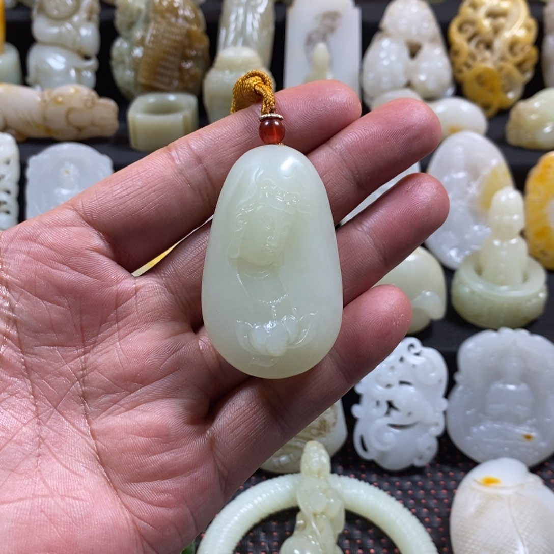 和田玉颈饰未镶嵌