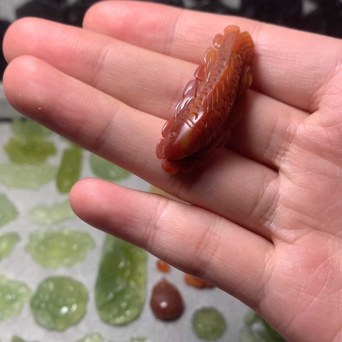 蛇纹石玉合金颈饰