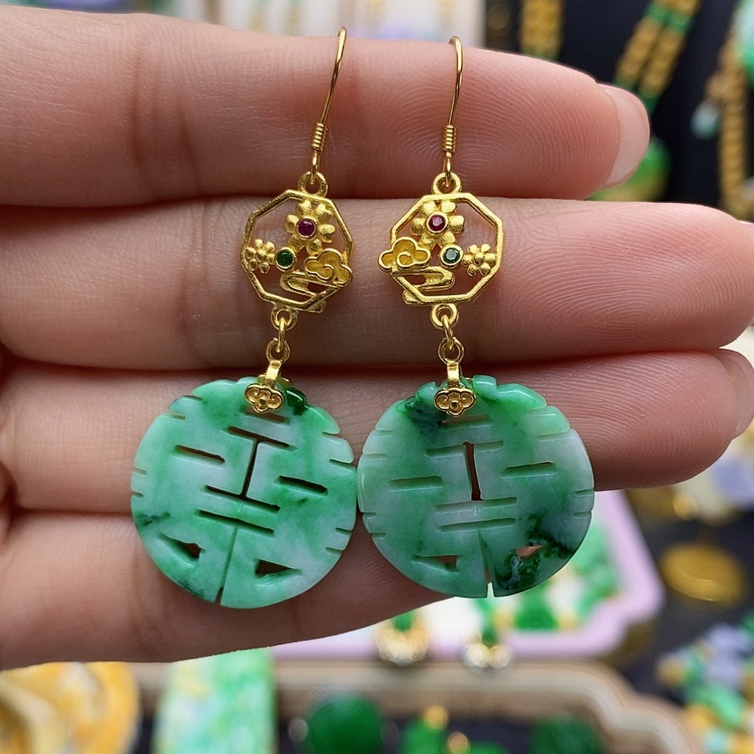 翡翠耳饰未镶嵌天然