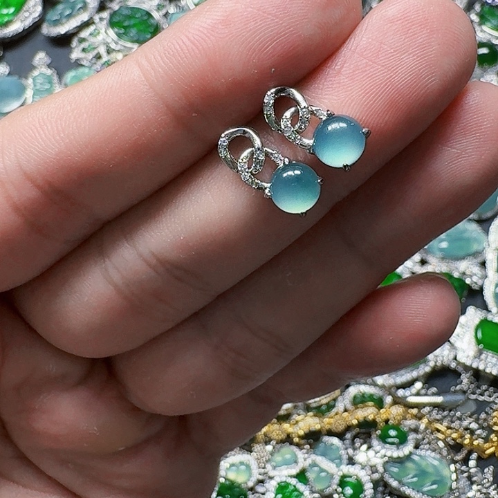 翡翠颈饰未镶嵌天然A货翡翠放漏