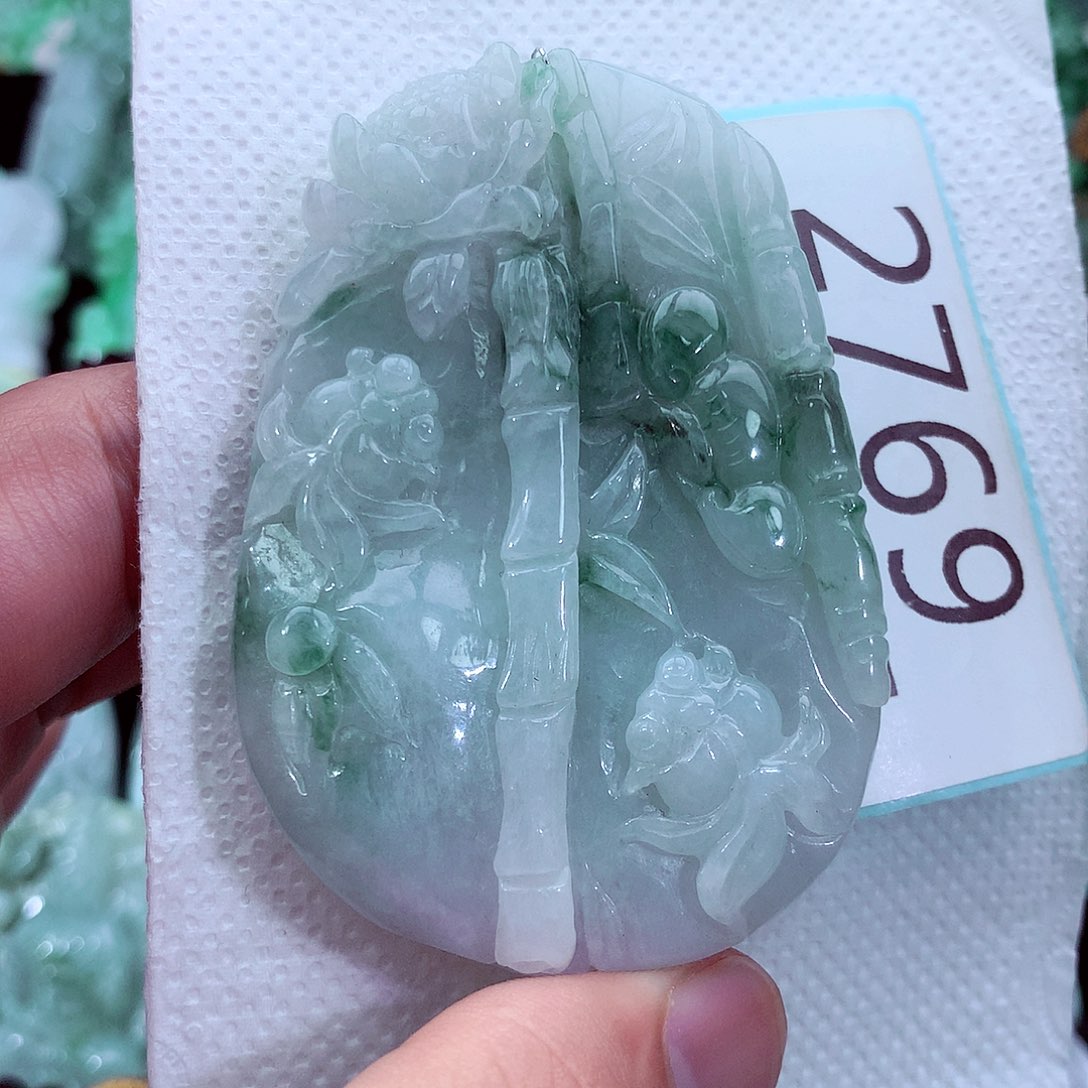 吊坠(不含链)未镶嵌翡翠