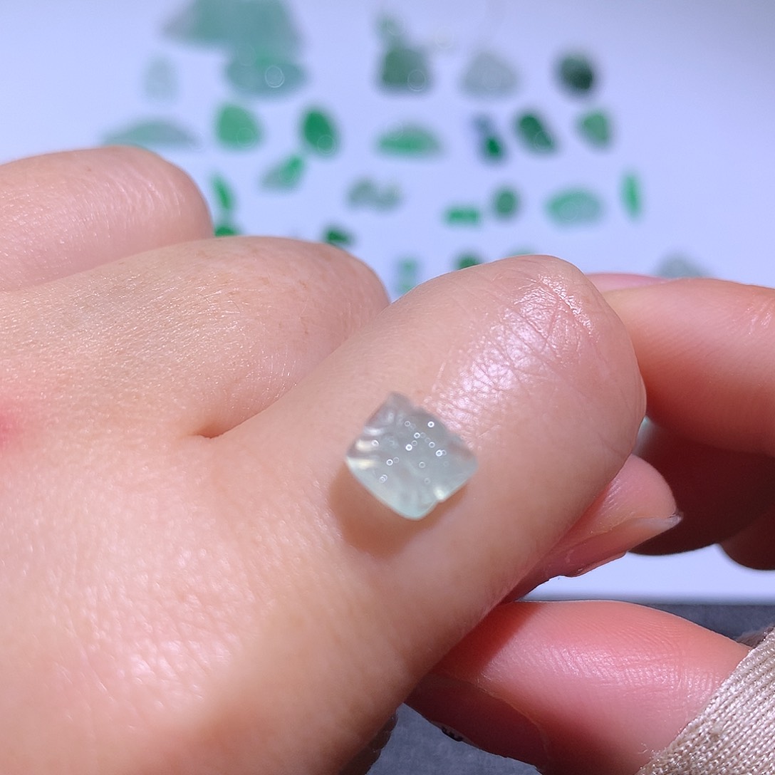 翡翠颈饰未镶嵌兽头