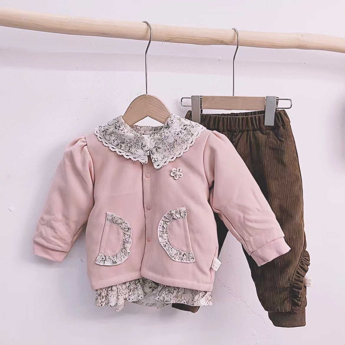 7050小童加厚荷叶边韩版时尚休闲翻领冬款冬季