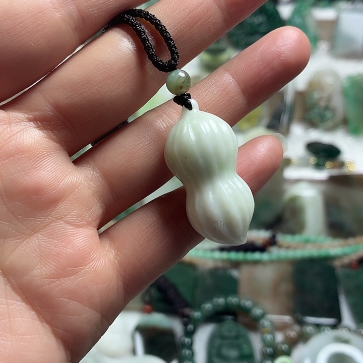 独山玉未镶嵌吊坠