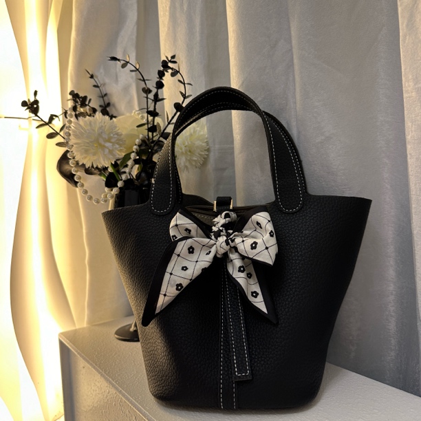 【HM】荔枝纹手提包菜篮子大容量白色大牌斜挎气质百搭通勤包