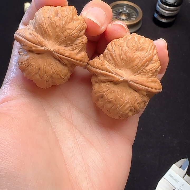 文玩核桃吊坠平谷元宝肚41全品