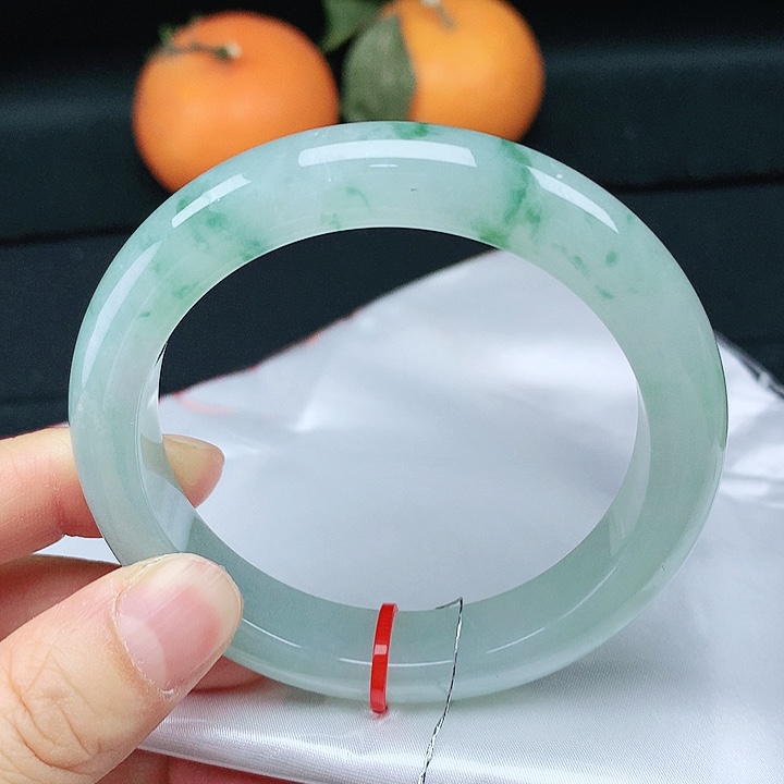 翡翠手镯未镶嵌57圈