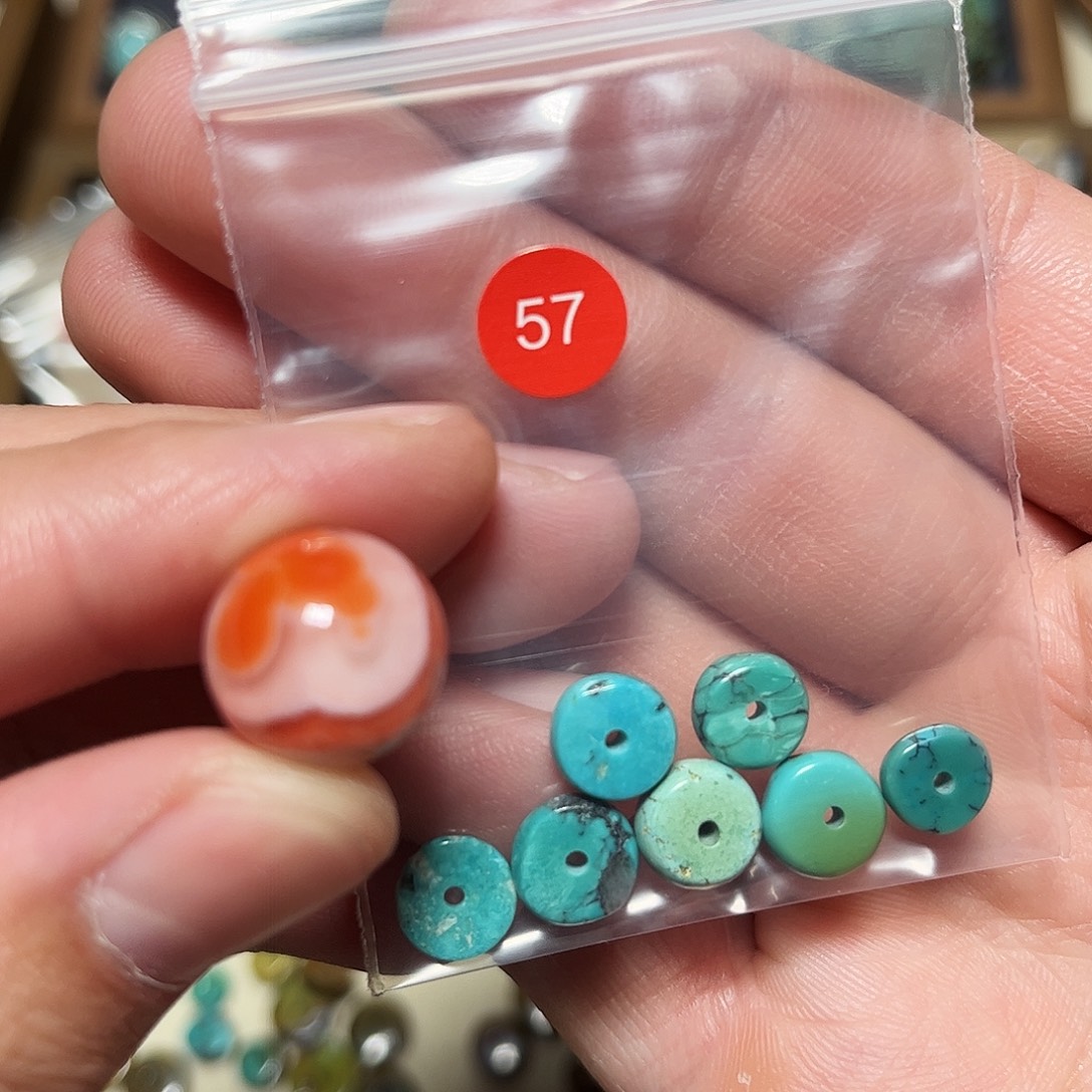 日***生南红玛瑙未镶嵌珠宝奇石