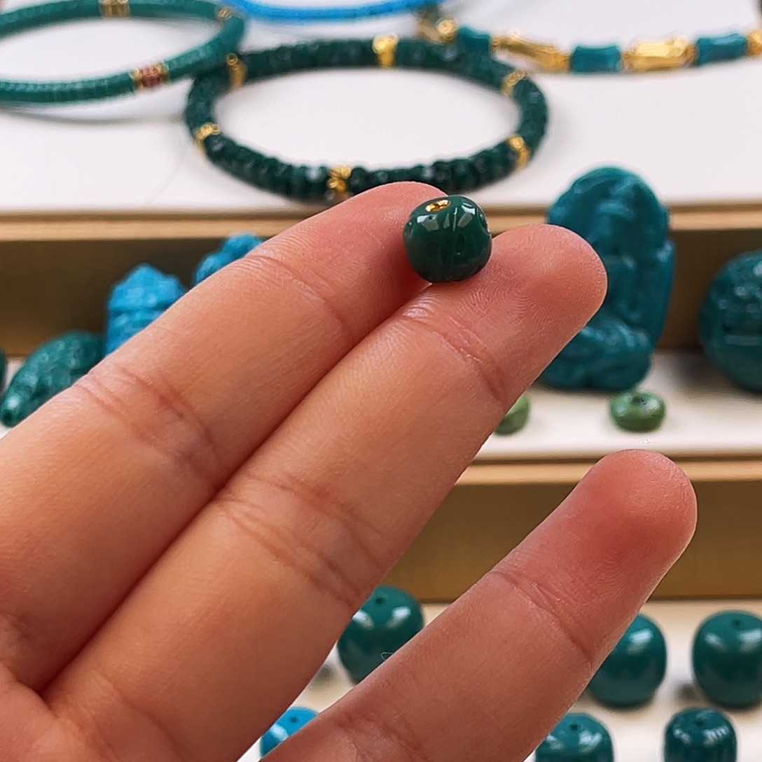 绿松石未镶嵌把件