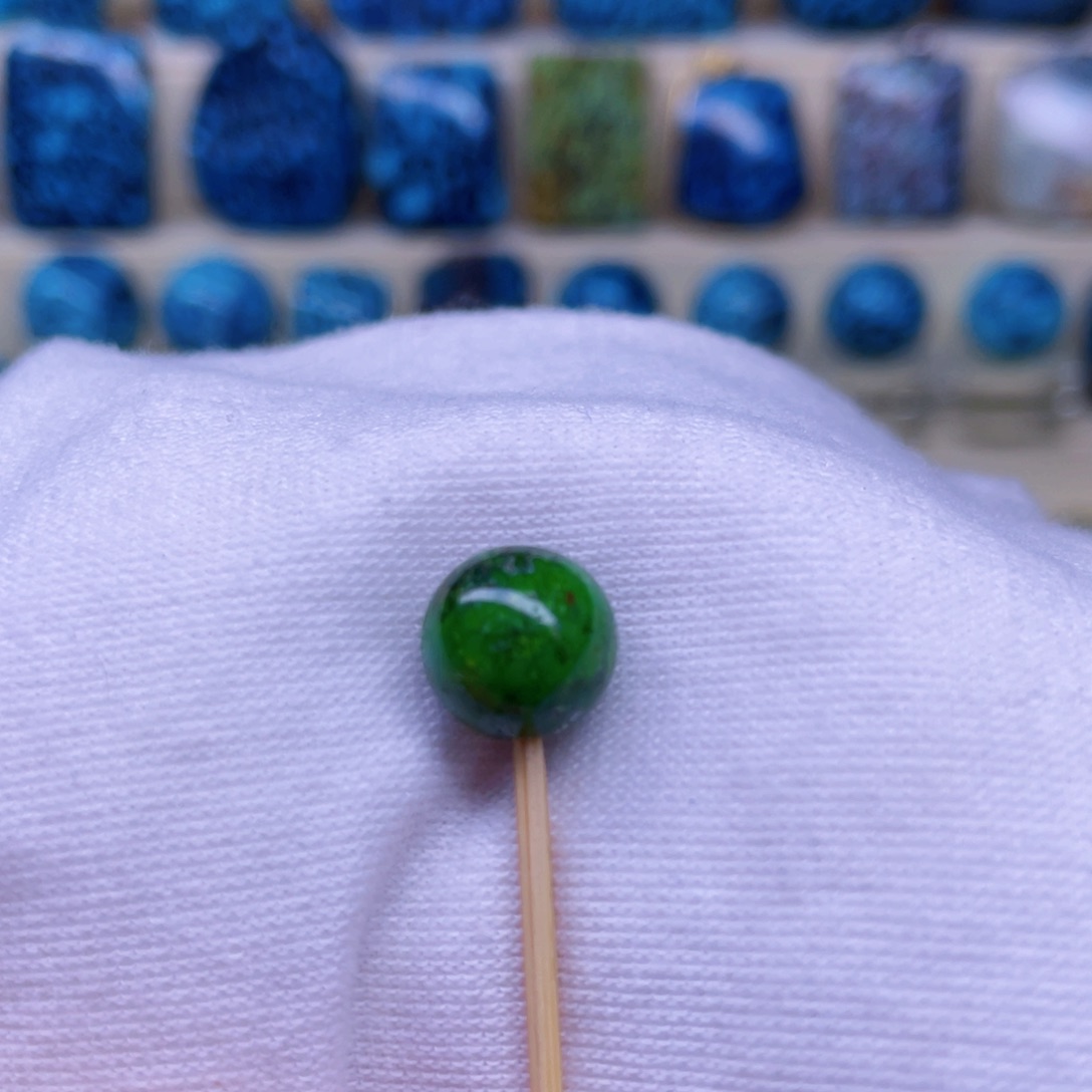 未镶嵌绿松石颈饰