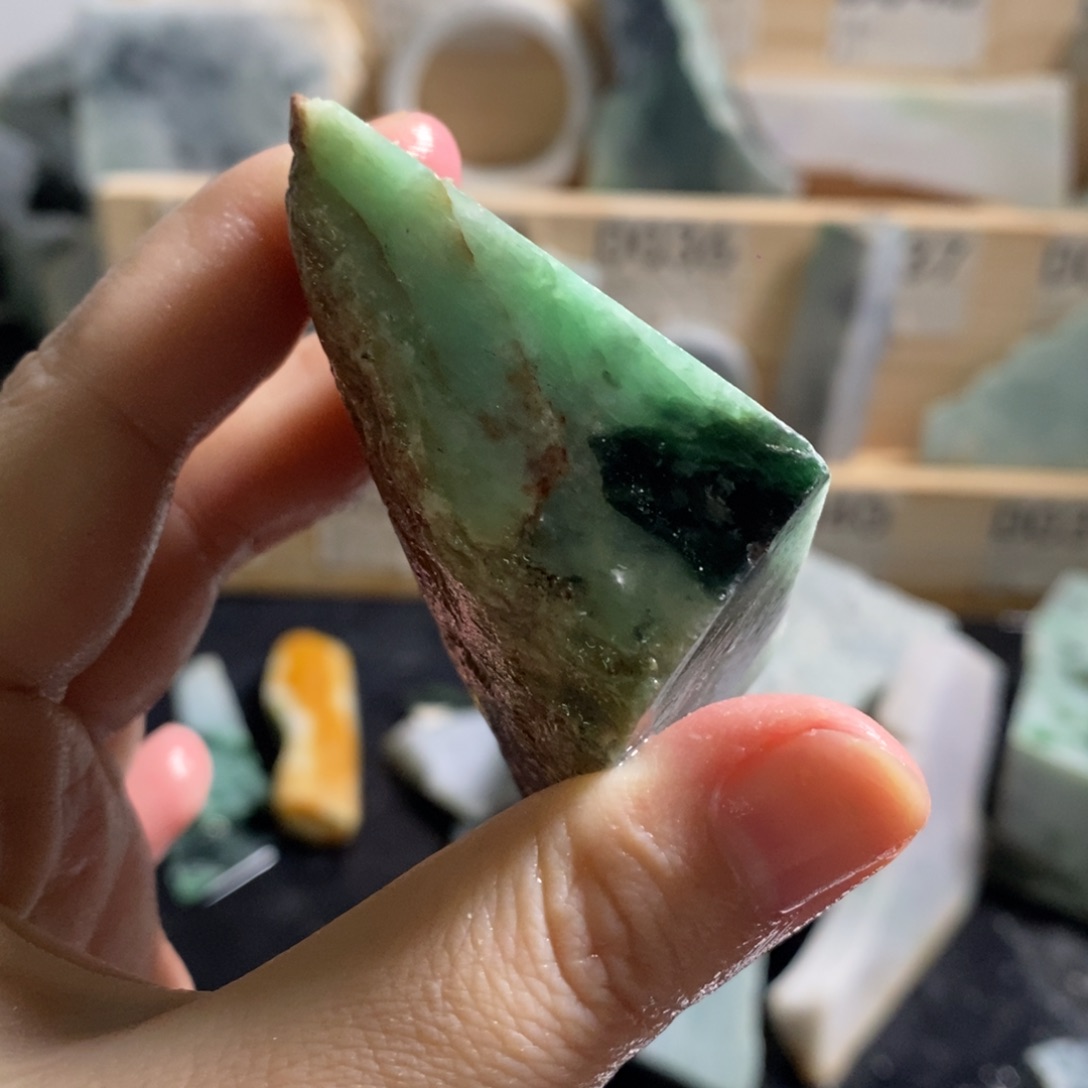 颈饰未镶嵌翡翠天然翡翠