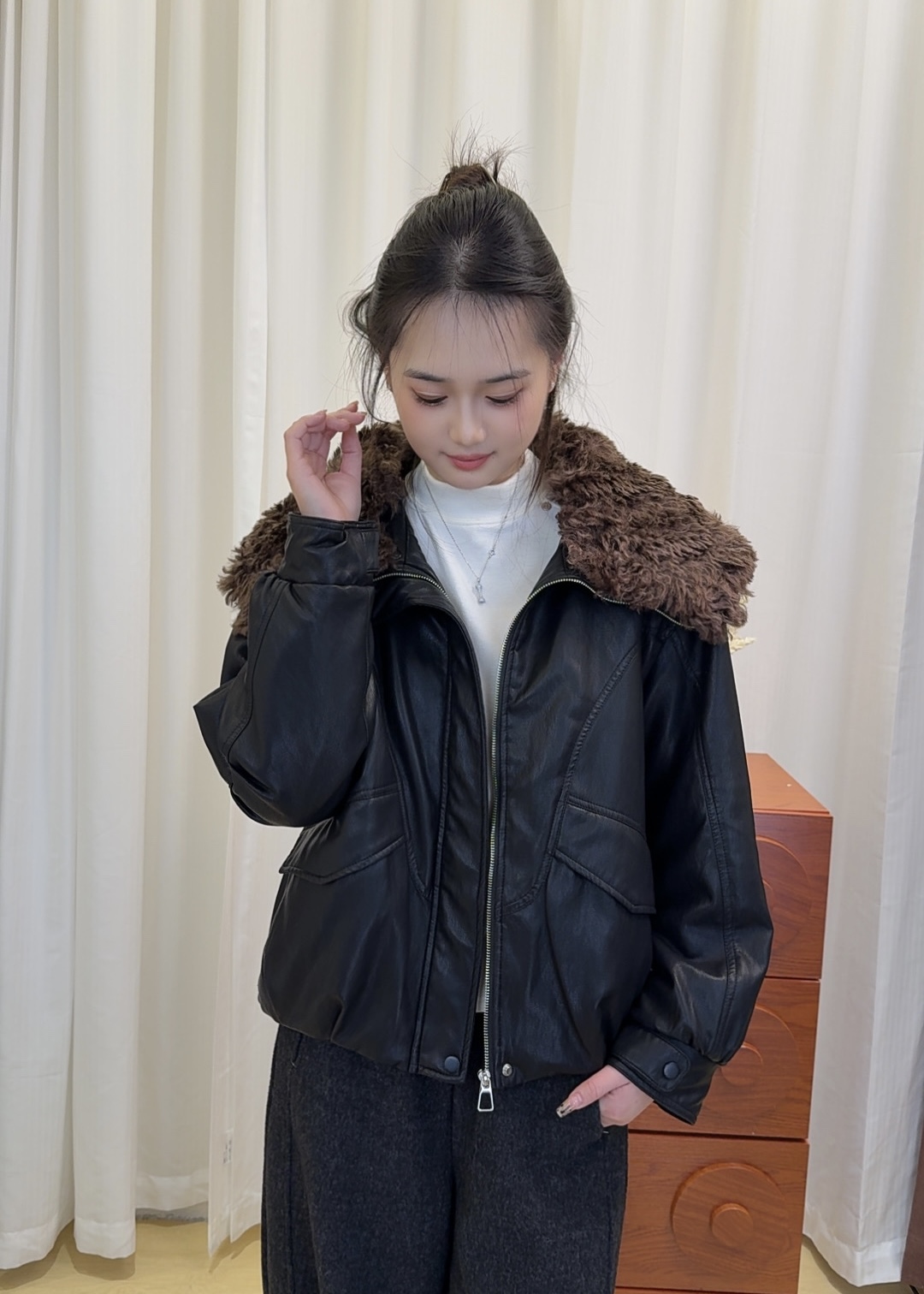 秋冬季加绒加厚毛领皮衣外套可拆卸毛领短外套时尚上衣A896