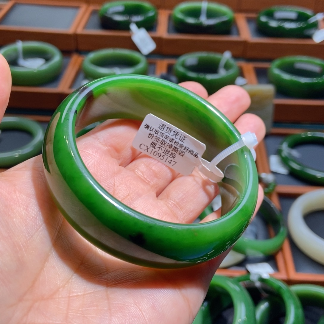 江***月和田玉未镶嵌手镯俄碧阳绿5859