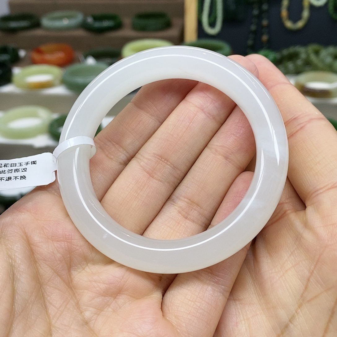 【闪购商品】未镶嵌手镯和田玉