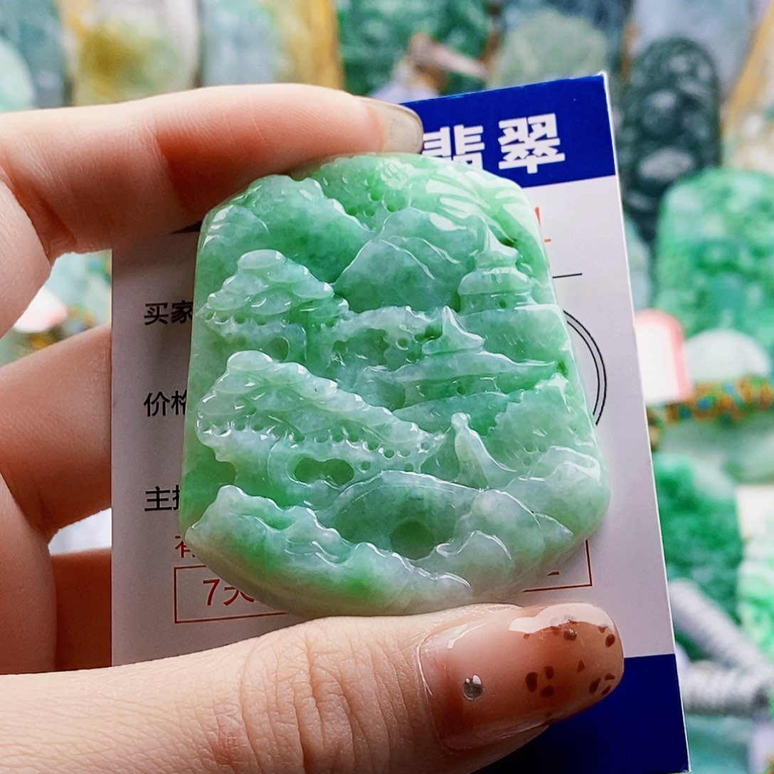 吊坠(不含链)未镶嵌翡翠