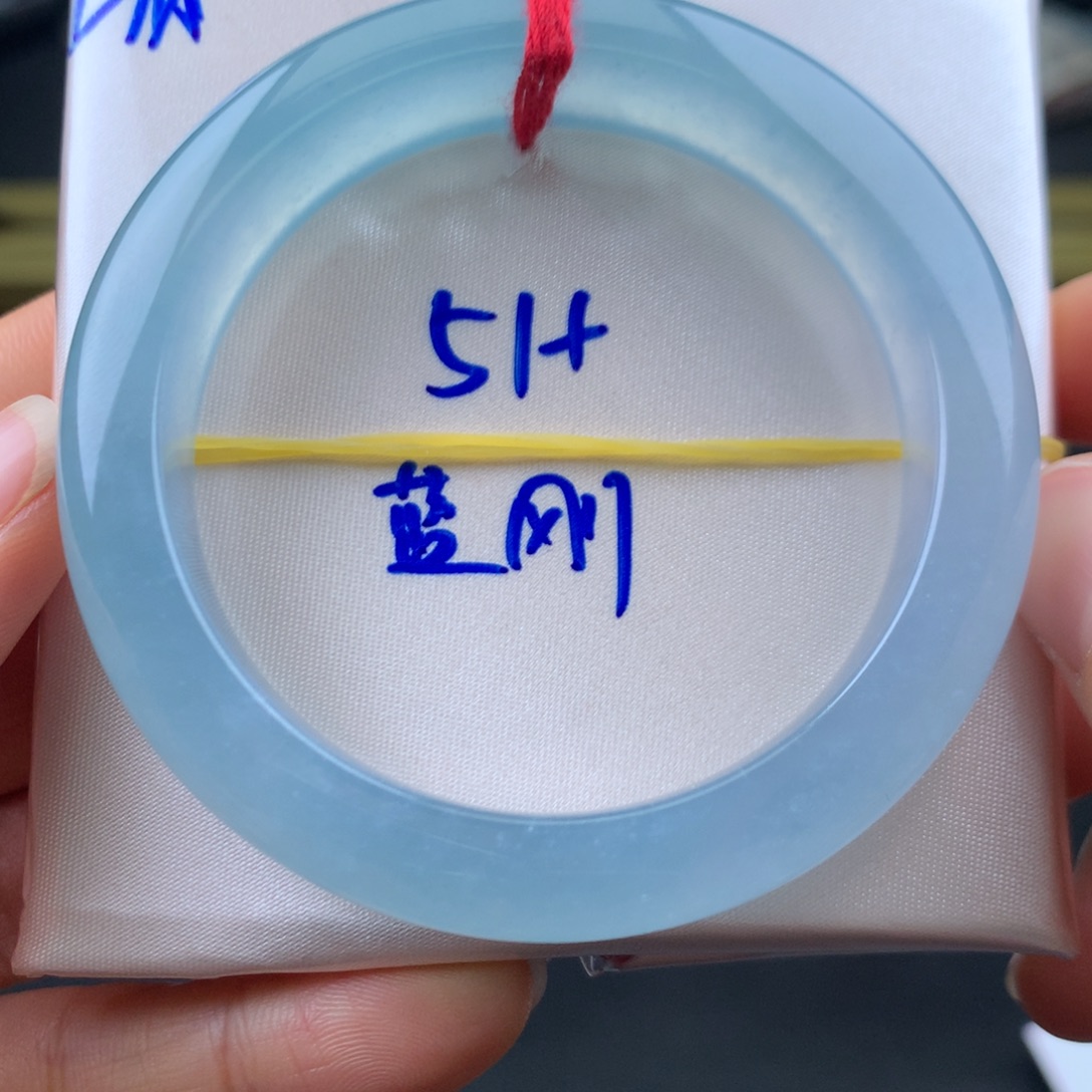 翡翠未镶嵌手镯蓝刚海蓝之谜