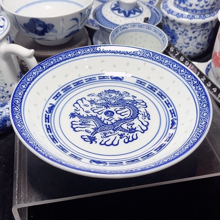 碗青花玲珑七寸龙纹盘